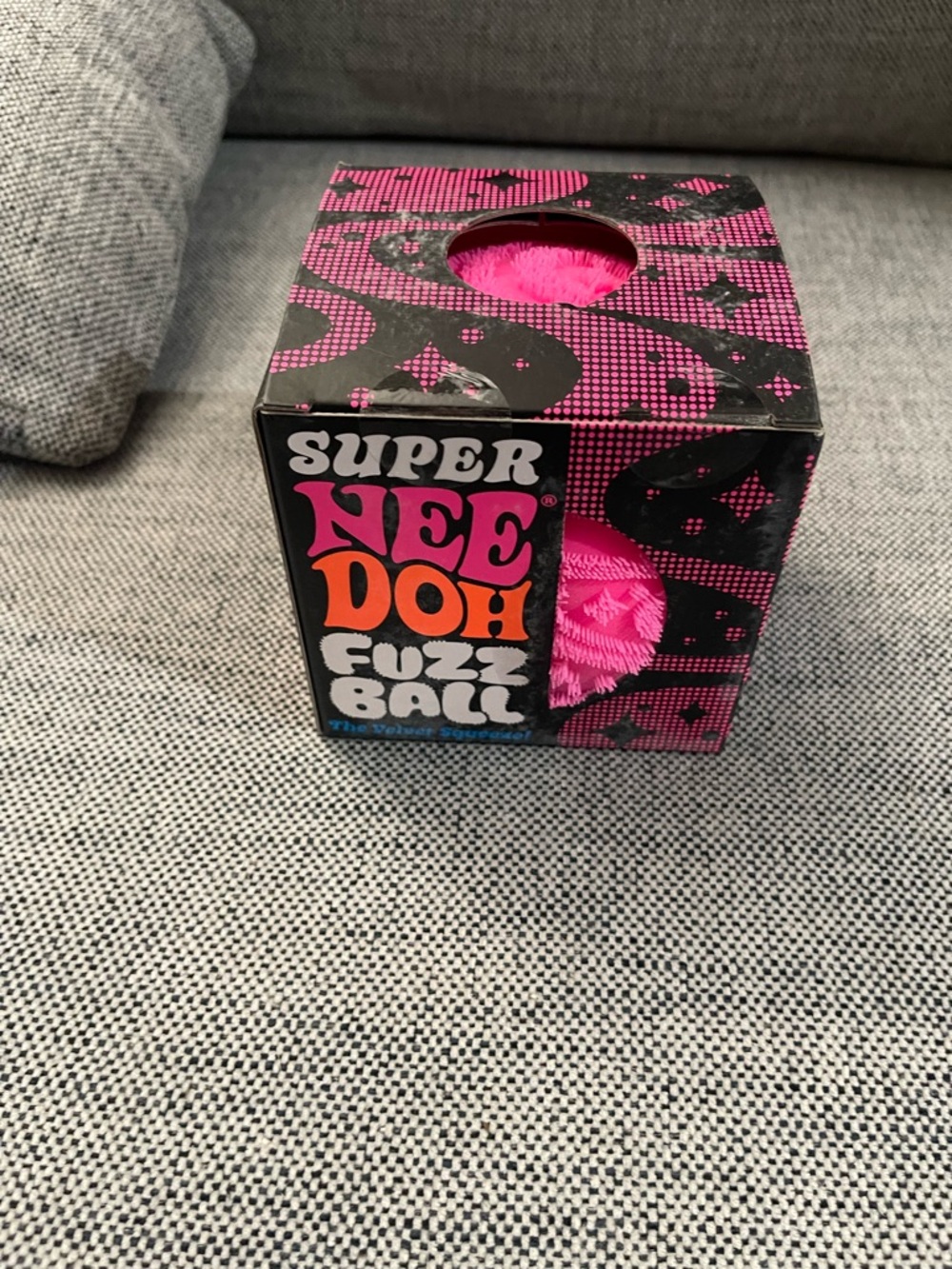 Super JUMBO NeeDoh Fuzz Ball - Pink